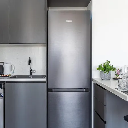 Ermou 40 - Sunny Apartment Larnaca